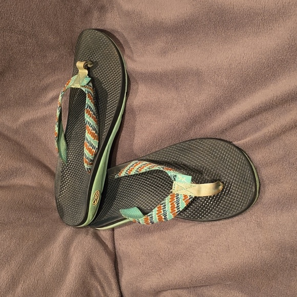 Chaco womens  size 12 flip flops sandal thongs Aztec print - Picture 2 of 3